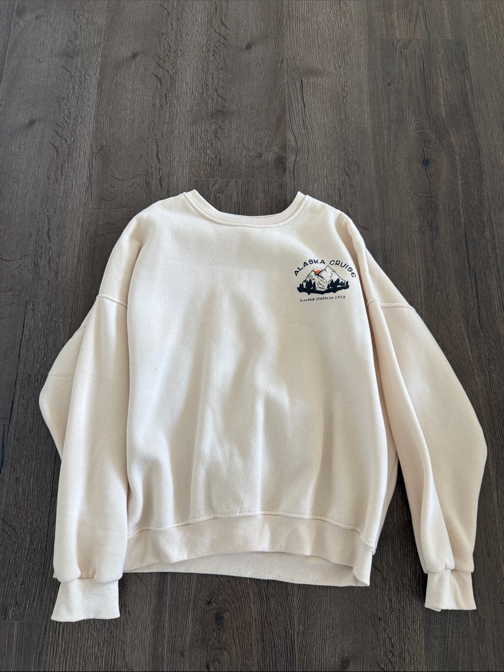 Classic Crewneck Sweatshirt in Cream with Mountain Logo